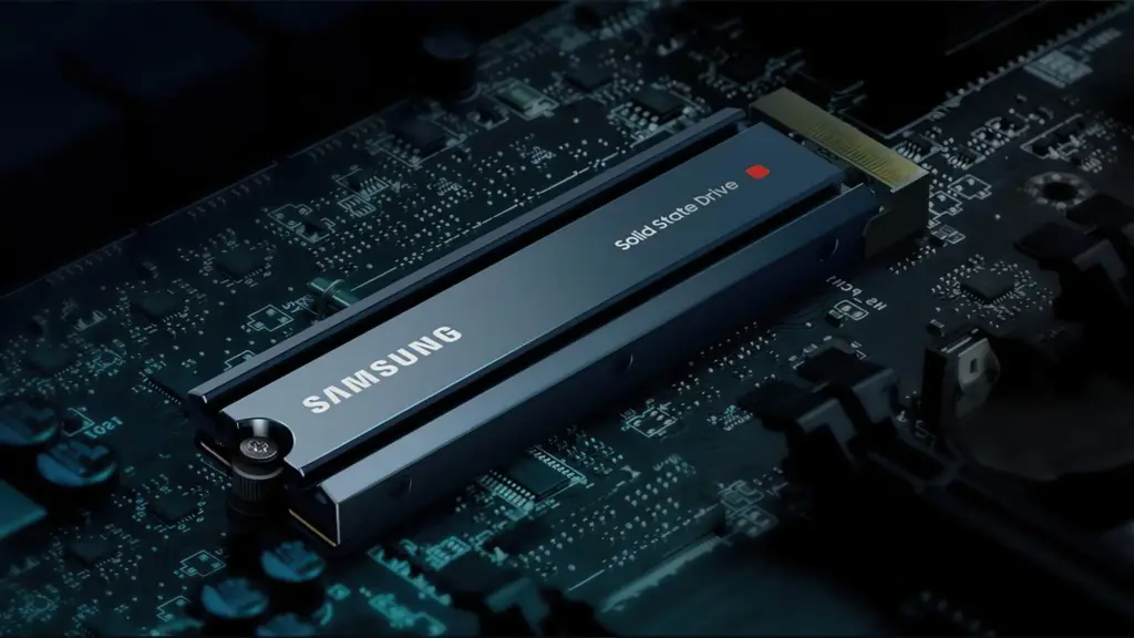 Samsung 990 Pro PCIe Gen 5 SSD 2